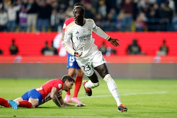 Mendy celebra su gol al Atlético, en la Supercopa.