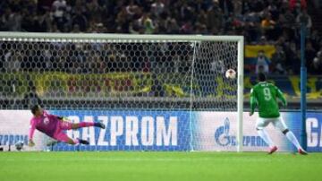 YOKOHAMA, JAPAN - DECEMBER 18:  Miguel Borja of Atletico Nacional scores the winning penalty during the FIFA Club World Cup 3rd Place match between Club America and Atletico Nacional at International Stadium Yokohama on December 18, 2016 in Yokohama, Japan.  (Photo by Mike Hewitt - FIFA/FIFA via Getty Images)