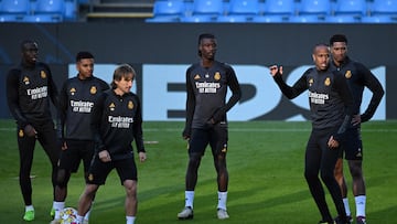 Los jugadores del Real Madrid, durante su entrenamiento en el Etihad Stadium.