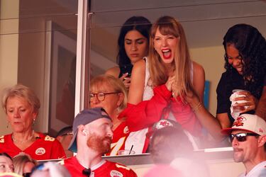 Mahomes’ priceless reaction to learning Travis Kelce was dating Taylor Swift: “I gotta see it until I believe it”