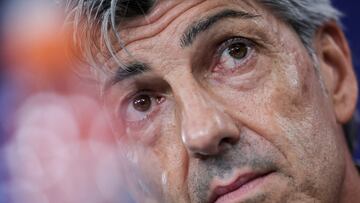 Real Sociedad's Spanish coach Imanol Alguacil holds a press conference at the Luz stadium in Lisbon, on October 23, 2023, on the eve of their UEFA Champions League Group D football match against SL Benfica. (Photo by Patricia DE MELO MOREIRA / AFP)