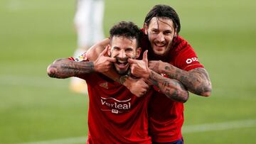Rubén García, celebra su gol contra el Elche con Juan Cruz.