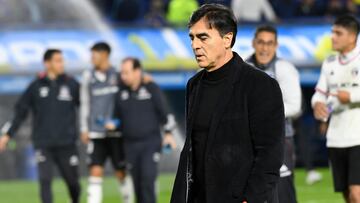 Futbol, Boca Juniors vs Colo Colo.
Fase de grupos, Copa Libertadores 2023.
El entrenador de Colo Colo Gustavo Quinteros es fotografiado durante el partido del grupo F de la Copa Libertadores contra Boca Juniors realizado en el estadio La Bombonera de Buenos Aires, Argentina.
06/06/2023
Fotobaires/Photosport
Football, Boca Juniors vs Colo Colo.
2023 Copa Libertadores Championship.
Colo Colo’s head coach Gustavo Quinteros is pictured during the group F match of the Copa Libertadores Championship against Boca Juniors at the La Bombonera stadium in Buenos Aires, Argentina.
06/06/2023
Fotobaires/Photosport