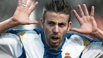 <b>¿QUIÉN DIJO CRISIS? </b>Luis García celebra un gol con el Espanyol, como espera volver a repetir en las ocho jornadas restantes.