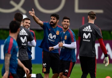 Diego Costa, Marco Asensio y Jordi Alba.