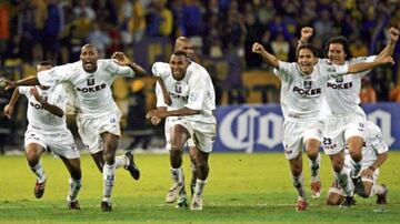 El Once Caldas celebra el título de la Libertadores en 2004.