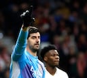 Courtois también presumió sus títulos de Champions a los fans del Atleti