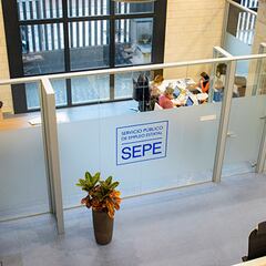 El SEPE está buscando trabajadores con empleos de tres horas diarias y sueldos de hasta 700 euros: estos son los requisitos