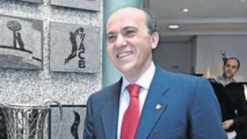 <b>EXULTANTE. </b>José María del Nido, a su llegada a la Fundación Ferrándiz.