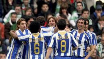 <b>FRENAZO EN SECO.</b> El Racing ve con esta derrota como se corta su progresi¨®n, aunque sus rivales por entrar en Europa tambi¨¦n ha pinchado.