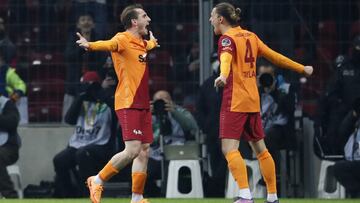 Soccer Football - Super Lig - Galatasaray v Besiktas - Turk Telekom Stadium, Istanbul, Turkey - March 14, 2022 Galatasaray&#039;s Kerem Akturkoglu celebrates scoring their first goal with Taylan Antalyali REUTERS/Murad Sezer