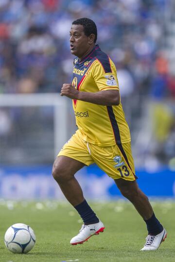 Las leyendas que despidieron el estadio Azul