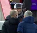 La secuencia final Klopp-Mou que va a copar portadas, TV y tertulias en Inglaterra