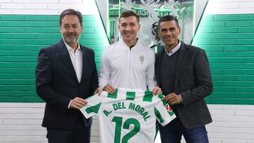 Presentación de Del Moral con Monterrubio y Juanito