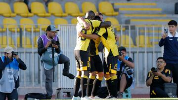 Futbol, Coquimbo Unido vs Universidad Catolica.
Fecha 2, Liga primera 2025.
El jugador de Coquimbo Unido Nicolas Johansen, celebra tras marcar un gol contra Universidad Catolica durante el partido de primera division disputado en el estadio Francisco Sanchez Rumoroso de Coquimbo, Chile.
22/02/2025
Javier Torres/Photosport
Football, Deportes La Serena vs Colo Colo.
2st turn, First League 2025.
Coquimbo UnidoÕs player Nicolas Johansen celebrates after scoring a goal against Universidad Catolica during the first division match played at the Francisco Sanchez Rumoroso stadium in Coquimbo, Chile.
22/02/2025
Javier Torres/Photosport