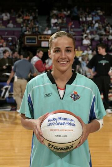 Becky Hammon durante su etapa como jugadora en la WNBA alcanzó los 1.000 puntos.