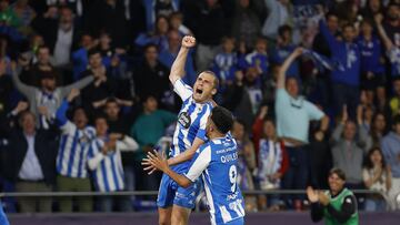 Álex Bergantiños, celebrando su gol ante el Linares en la semifinal del playoff de ascenso a Segunda.