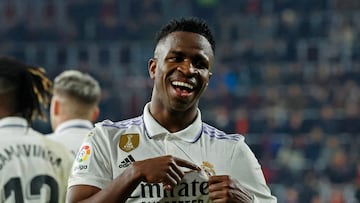 Vinicius, celebra el primer gol del Madrid.