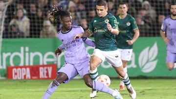 Camavinga disputa un balón en el partido de dieciseisavos de final de la Copa del Rey que enfrentó al Real Madrid con el Cacereño.