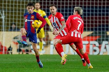 Taconazos, caños, regates, pases, desmarques... El canario volvió a rebuscar entre su repertorio y sacó algunas de sus muchas virtudes. Lo hizo en partido grande, contra el Atlético y para que el Barça no quedase descolgado de la Liga. Buena noticia también para el seleccionador Luis de la Fuente.