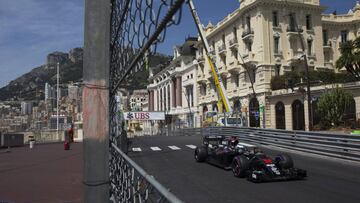 Fernando Alonso en M車naco.