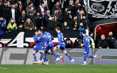 El centrocampista azulón es incontestable. Aunque todo el mundo sabía que el objetivo del pase de Luis Milla iba a ser él, consiguió zafarse en el área rayista para hacer el gol del empate del equipo de Bordalás.
