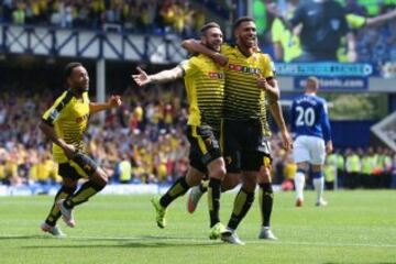 No sólo consiguió el ascenso a la máxima categoría de Inglaterra con el Watford, debutó en Premier League con gol ante el Everton, para después partir al Porto de Portugal.