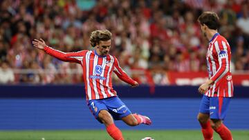 Soccer Football - LaLiga - Atletico Madrid v Girona - Civitas Metropolitano, Madrid, Spain - August 25, 2024 Atletico Madrid's Antoine Griezmann scores their first goal REUTERS/Isabel Infantes