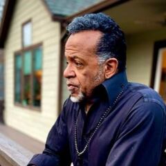 Muere Carlton Pearson, el fundador de la Iglesia Nuevas Dimensiones que negó el infierno