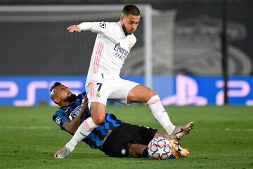 Arturo Vidal y Eden Hazar.