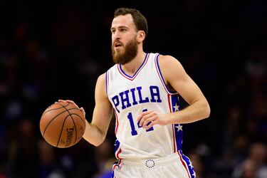 En julio de 2016, Sergio Rodríguez, regresó a la NBA de la mano de los Philadelphia 76ers. No pudo acabar la temporada por culpa de una lesión de rodilla. En total jugó 68 partidos.   