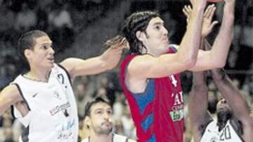 <b>OTRA VEZ PROTAGONISTA. </b>Luis Scola fue de lo mejor del Tau.