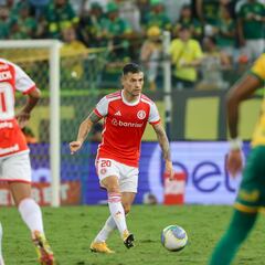 Charles Aránguiz vuelve a sonreír