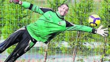 <b>SIGUE COLTORTI. </b>Con Toño de baja, el suizo será de nuevo el portero local. Ya jugó en la victoria ante el Xerez (3-2) y en la derrota frente al Villarreal (2-0).