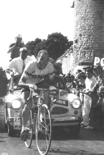 <b> 1957: </b> El pionero. Fallecido en 2013, Poblet abri車 el camino en un pa赤s, Italia, donde transcurri車 la mayor parte de su trayectoria y que le adoraba. Fue uno de los mejores velocistas y clasic車manos de su 谷poca. En esta edici車n gan車 a De Bruyne y Robinson. <br> <b> 1959: </b> Despu谷s de que Rik van Looy le impidiera volver a conquistar San Remo en 1958, El Divino Calvo volvi車 a saborear el 谷xito frente a Rik van Steenbergen y Leon van Daele, otros dos de los belgas m芍s destacados de su generaci車n.