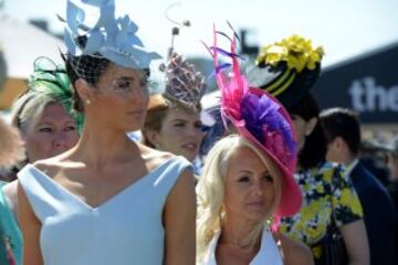 Risas y glamour en el Carnaval de la Copa Melbourne