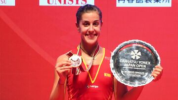 CHOFU, JAPAN - SEPTEMBER 16:  Carolina Marin of Spain poses with her gold medal after winning in the women&#039;s singles final match against Nozomi Okuhara of Japan on day six of the Yonex Japan Open at Musashino Forest Sports Plaza on September 16, 2018 in Chofu, Tokyo, Japan.  (Photo by Atsushi Tomura/Getty Images)