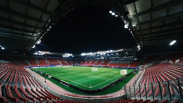 Está situado en El Pireo, en Attica, Grecia. Abrió sus puertas por primera vez en 1895. Albergó los Juegos Olímpicos de Atenas de 1896 (los primeros juegos de la Edad Contemporánea). Actualmente es la casa del Olympiakos FC.