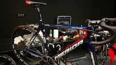 Nibali presenta la bici con la que correrá en Bahrain-Merida