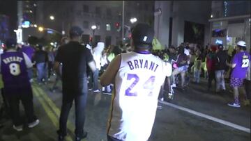 Los fans de Lakers recuerdan a Kobe en plena celebración