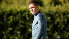 Hazard will join Real Madrid in January or cut price next summer