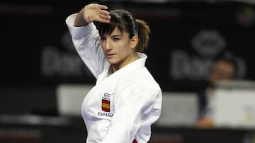 Sandra Sánchez compite durante la final de kata en los Mundiales de Karate de Madrid.