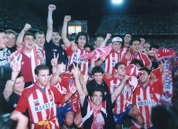 El Calderón vivió el doblete de Liga y Copa. El Atlético ganó 2-0 al Albacete en la última jornada de Liga. Simeone abrió el marcador y Kiko remató la faena. 