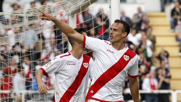 Amaya celebra un gol en Vallecas.