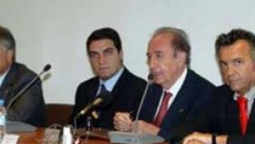 <b>SORTEO. </B>El presidente de la ACB, Eduardo Portela, dirigió el acto de presentación.