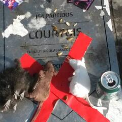 Los ultras del Atlético arrojaron ratas de peluche a Courtois