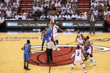 2012. Oklahoma City Thunder-Miami Heat. Después de la decepción del año anterior, Lebron James consiguió su primer anillo de la NBA. Los Heat ganaron 1-4.