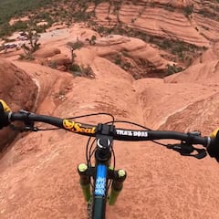 Se la juega en "el sendero más peligroso del mundo"