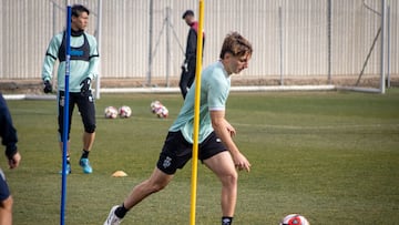 Manu Rico, en un entrenamiento del Huesca.