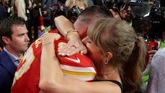 LAS VEGAS, NEVADA - FEBRUARY 11: Travis Kelce #87 of the Kansas City Chiefs hugs Taylor Swift after defeating the San Francisco 49ers 25-22 during Super Bowl LVIII at Allegiant Stadium on February 11, 2024 in Las Vegas, Nevada.   Ezra Shaw/Getty Images/AFP (Photo by EZRA SHAW / GETTY IMAGES NORTH AMERICA / Getty Images via AFP)